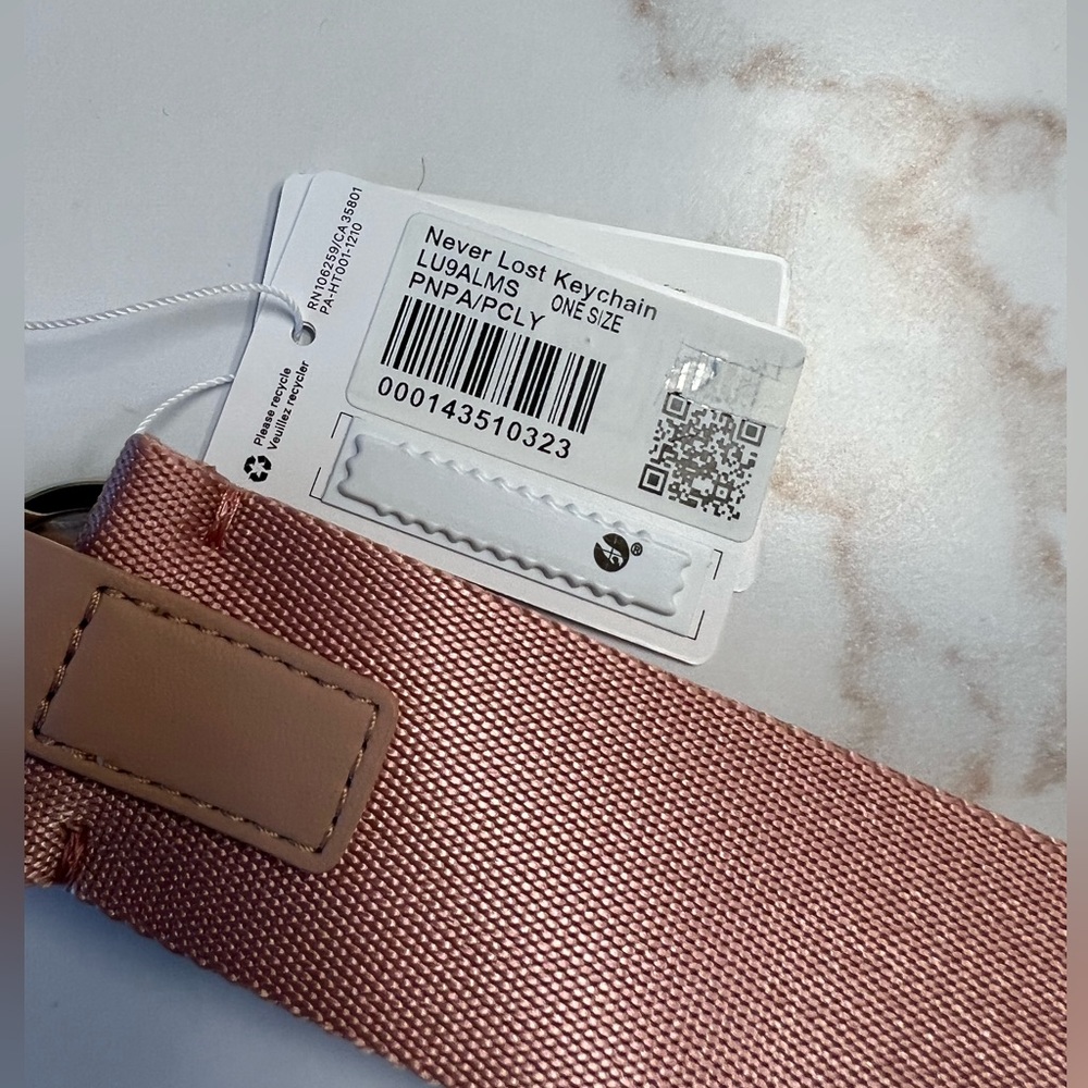 🍋 Lululemon 🍋 Never Lost Keychain Pastel Pink  NEW - Picture 10 of 10